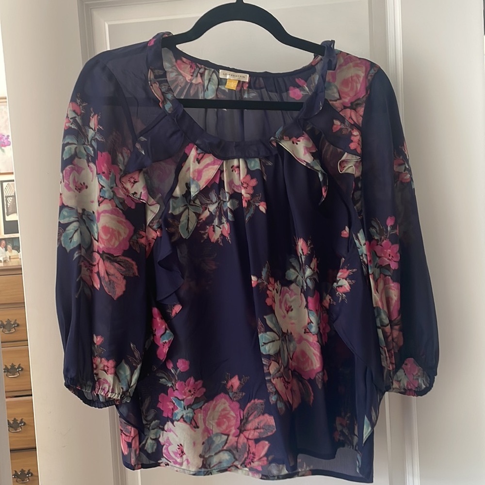 Navy blue floral top 100% silk by Leifsdottir for Anthropologie